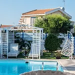 Greek Island Style 2 Bedroom With Pool Next To The Sea Villa *