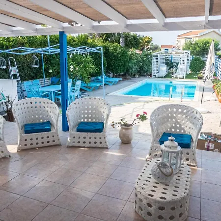 Greek Island Style 2 Bedroom With Pool Next To The Sea Larnaca