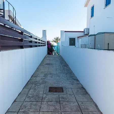 Greek Island Style 2 Bedroom With Pool Next To The Sea ヴィラ