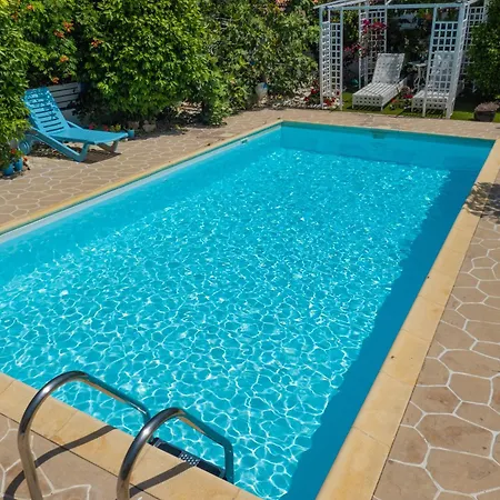 Villa Greek Island Style 2 Bedroom With Pool Next To The Sea