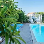 Greek Island Style 2 Bedroom With Pool Next To The Sea Вілла *