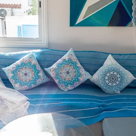 Greek Island Style 2 Bedroom With Pool Next To The Sea Вілла