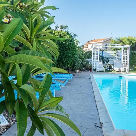 Greek Island Style 2 Bedroom With Pool Next To The Sea Willa *