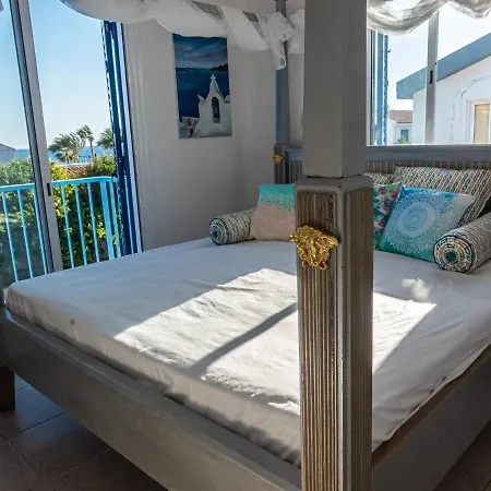 Greek Island Style 2 Bedroom With Pool Next To The Sea *