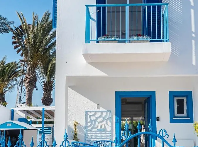 Greek Island Style 2 Bedroom With Pool Next To The Sea Larnaca