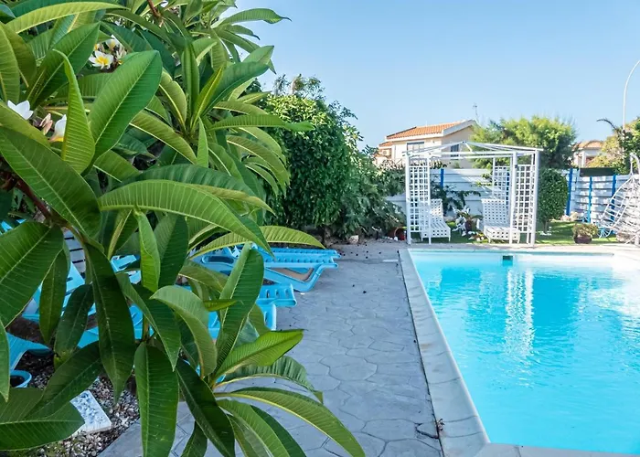 Greek Island Style 2 Bedroom With Pool Next To The Sea Villa *