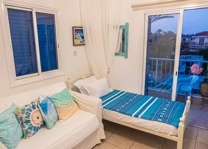 Villa Greek Island Style 2 Bedroom With Pool Next To The Sea Larnaca