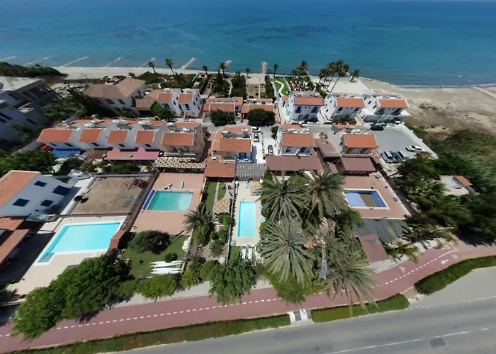 Greek Island Style 2 Bedroom With Pool Next To The Sea