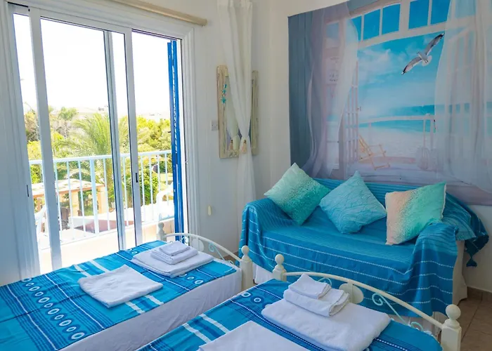 Greek Island Style 2 Bedroom With Pool Next To The Sea Λάρνακα