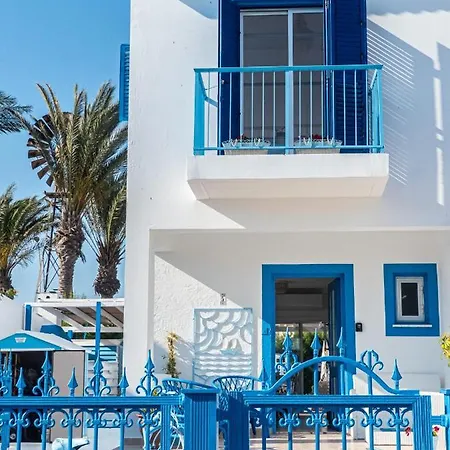 Greek Island Style 2 Bedroom With Pool Next To The Sea 拉纳卡